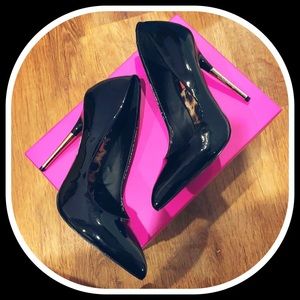 SALE‼️ BETSEY JOHN BLACK LEATHER HEELS